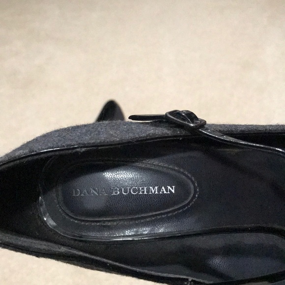 Dana Buchman pump with ankle strap. Size 8.5 - Picture 2 of 6